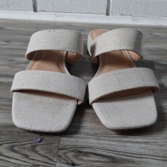 Joie Nolita Women’s Sandals Beige Gold Metallic Women's size 8.5 - Picture 2 of 5